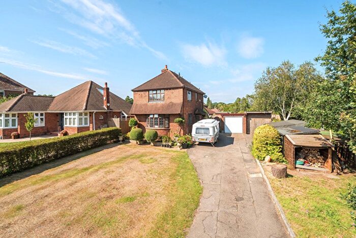3 Bedroom Detached House To Rent In Hillside, Woking, GU22