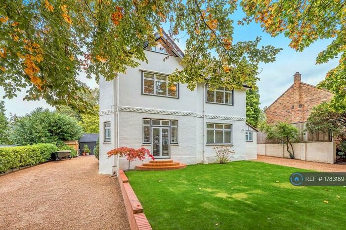 3 Bedroom Semi-Detached House To Rent In Heatherdale Road, Camberley, GU15