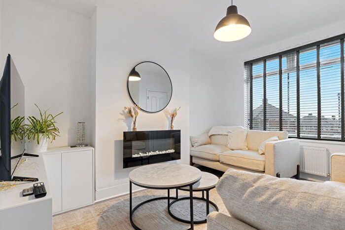 2 Bedroom Terraced House For Sale In Boynton Road West, Sheffield, S5