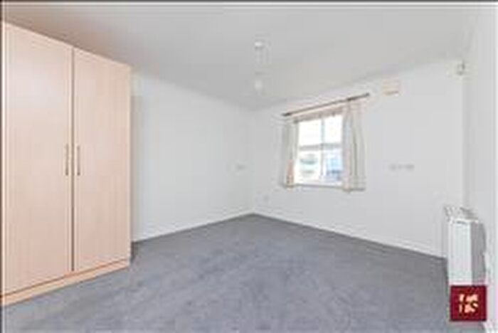 2 Bedroom Apartment To Rent In Pinewood Avenue, Crowthorne, Berkshire, RG45