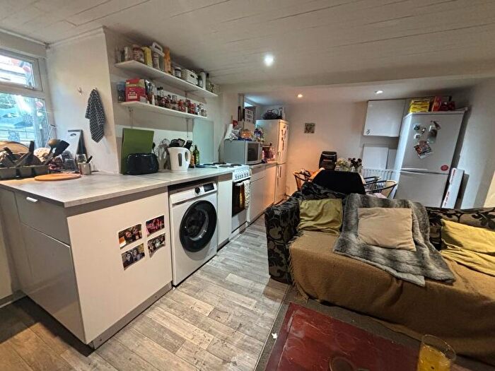 4 Bedroom Terraced House To Rent In Beechwood View, Burley, Leeds, LS4