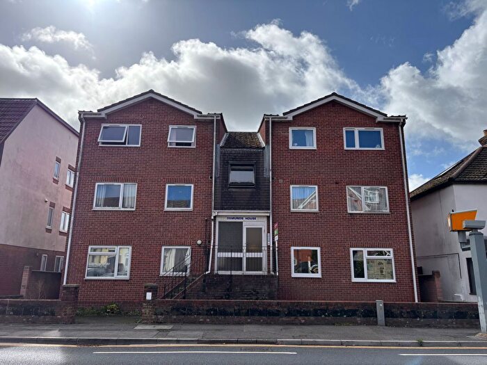 2 Bedroom Flat To Rent In Bournemouth Road, Poole, BH14