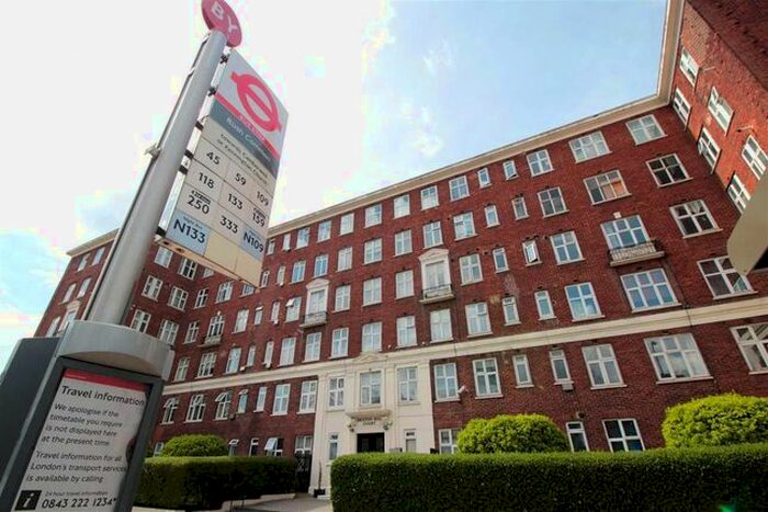 1 Bedroom Flat To Rent In Brixton Hill Court, Brixton Hill, SW2