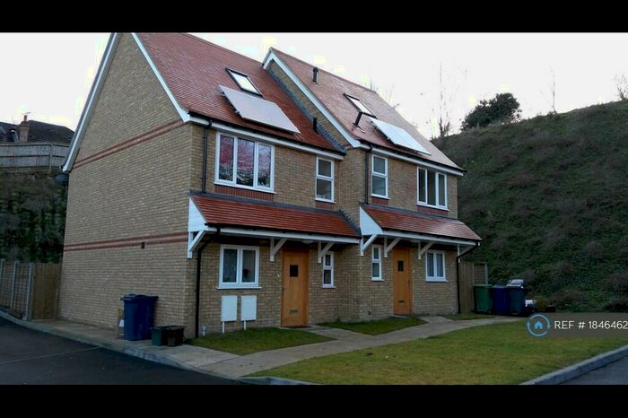 3 Bedroom Terraced House To Rent In Drakes Close, High Wycombe, HP11