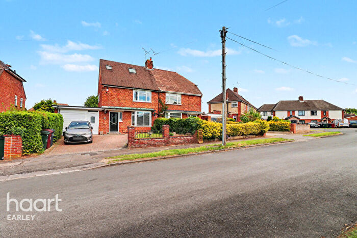 3 Bedroom Semi Detached House To Rent In Stuart Close, Reading, RG4