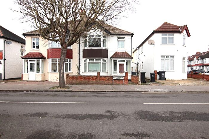 4 Bedroom Semi-Detached House To Rent In Westbourne Road, Croydon, CR0
