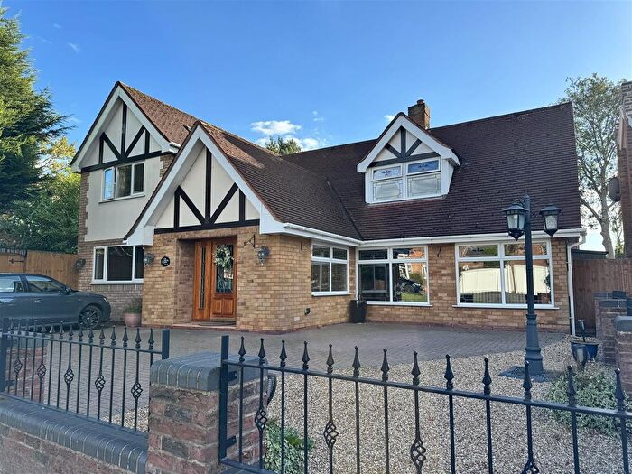 4 Bedroom Detached House For Sale In Chester Road, Castle Bromwich, Birmingham, B36
