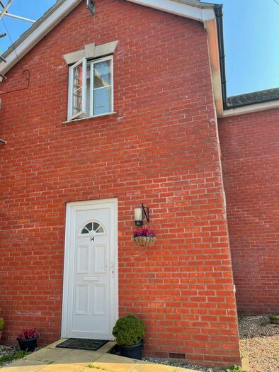 2 Bedroom House To Rent In Crown Road, Great Yarmouth, NR30