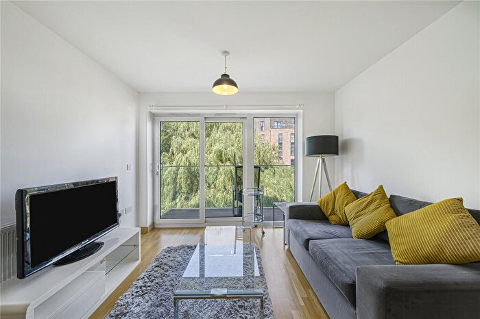 1 Bedroom Flat For Sale In Oldfield Place, Dartford, Kent, DA1