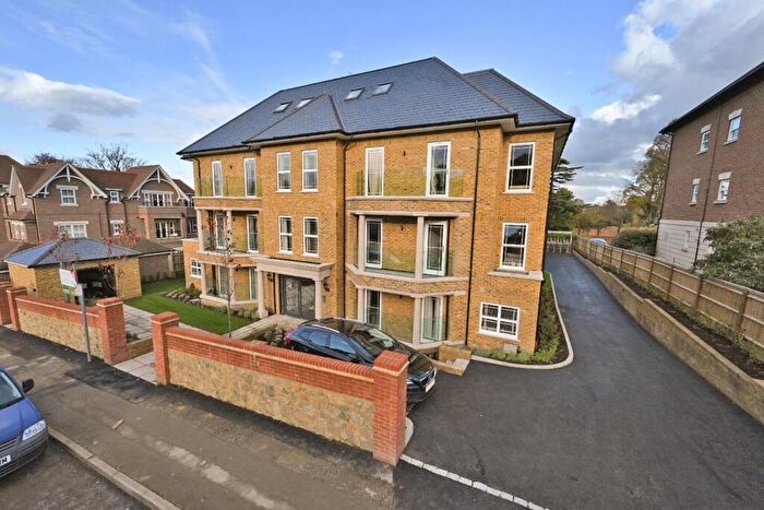 2 Bedroom Apartment For Sale In Welland House, Albury Road, Guildford, GU1