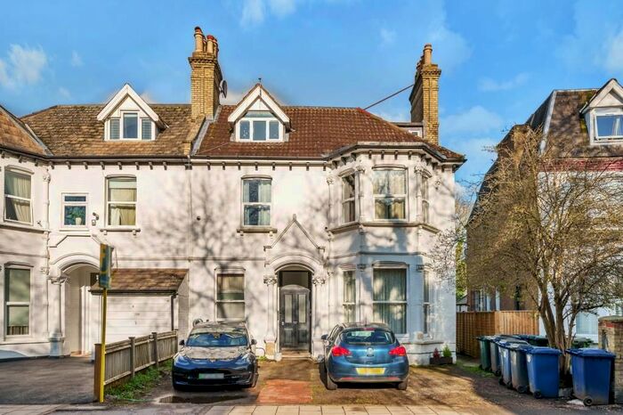 2 Bedroom Flat To Rent In Sunningfields Road, London, NW4