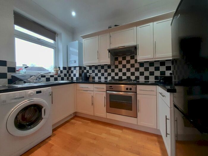 1 Bedroom Flat To Rent In St James Road, Mitcham CR4