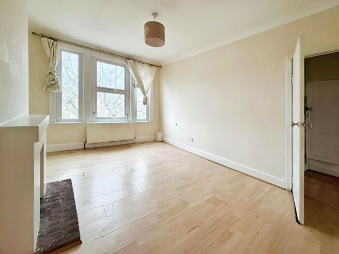 1 Bedroom Flat To Rent In Brownhill Road Catford, SE6