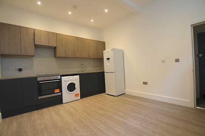 2 Bedroom Duplex To Rent In Sebright Road, Barnet, North London, EN5