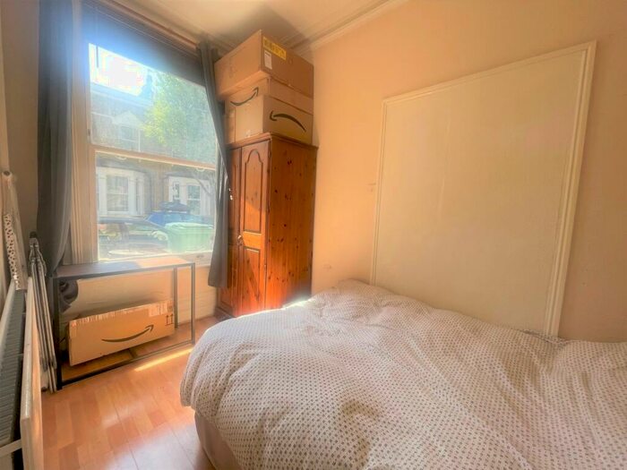 1 Bedroom Flat To Rent In Wedmore Gardens, Archway, N19
