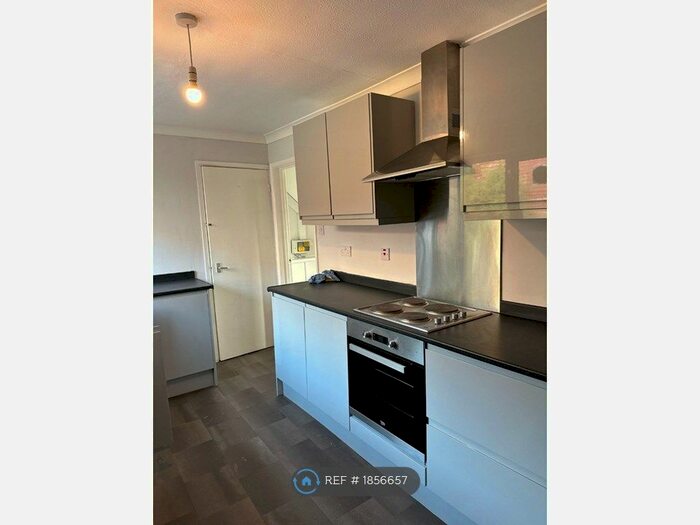 2 Bedroom Semi-Detached House To Rent In Howy Road, Rassau, Ebbw Vale, NP23