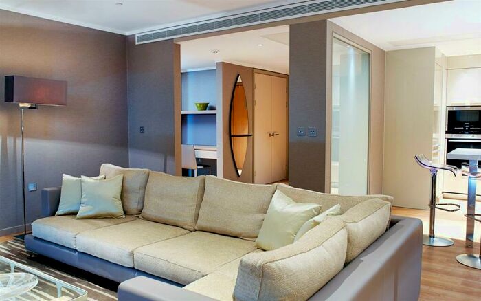 2 Bedroom Apartment To Rent In Lower Thames Street, EC3R