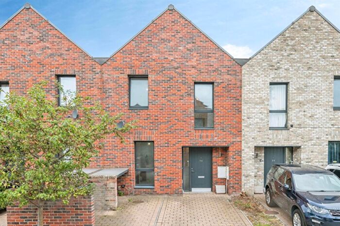 3 Bedroom Terraced House For Sale In Northview Avenue, Tilbury, RM18