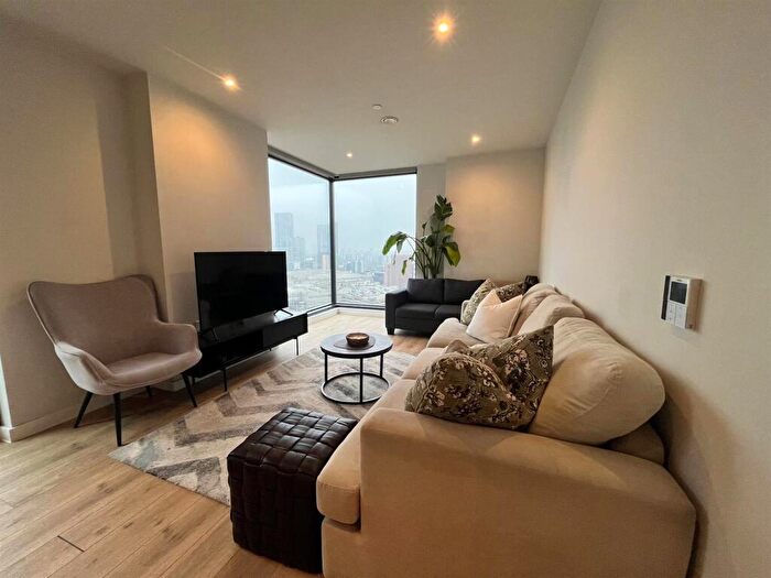 2 Bedroom Apartment To Rent In The Gate, Aspin Lane, Manchester, M4