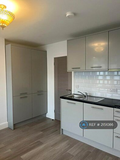 Studio To Rent In Morden, London, Greater London, SM4