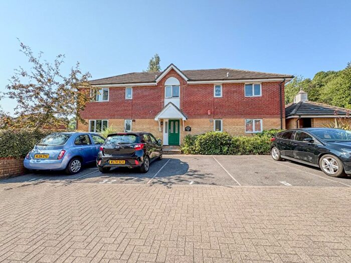 1 Bedroom Flat For Sale In Butlers Close, Crews Hole, Bristol, BS5