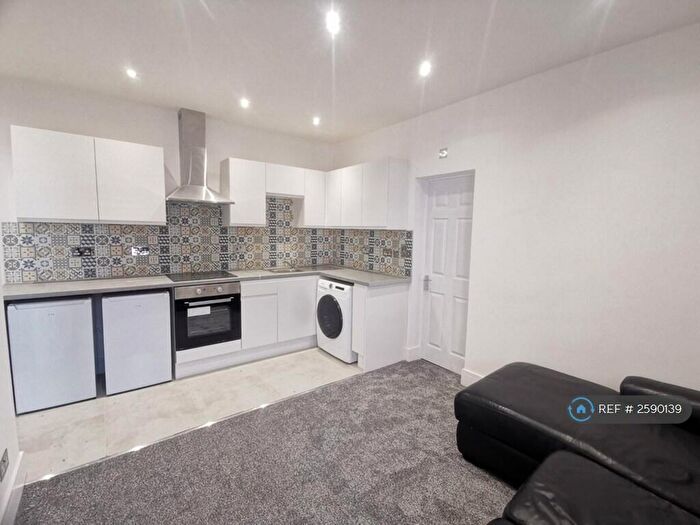 1 Bedroom Maisonette To Rent In School Road, Tilehurst, Reading, RG31
