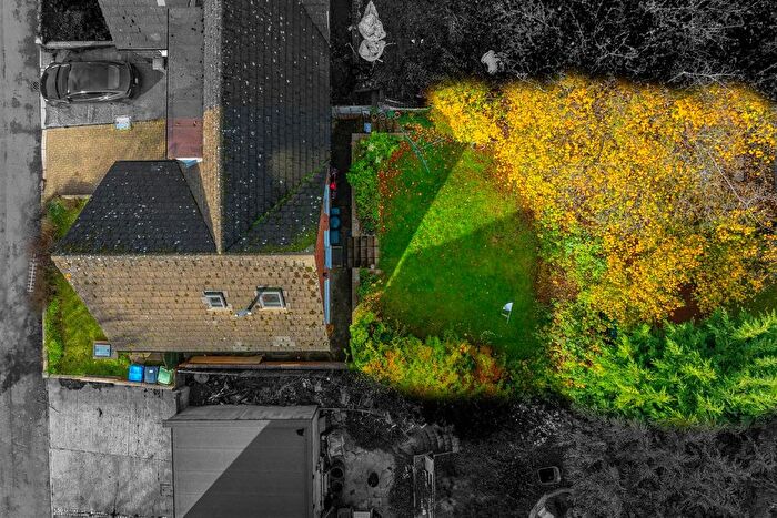 3 Bedroom Semi-Detached House For Sale In Mill Close, Hemel Hempstead, HP3