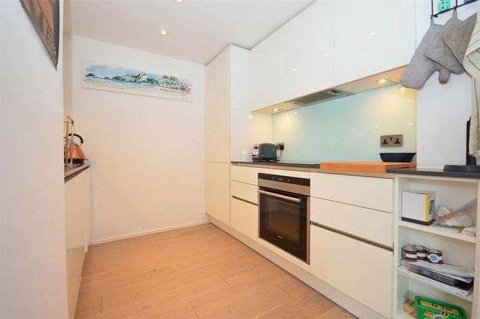 1 Bedroom Flat To Rent In Lower Richmond Road, Kew, Richmond, TW9