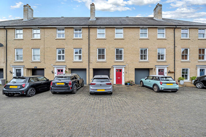 4 Bedroom Town House For Sale In Qwysson Avenue, Bury St. Edmunds, IP33