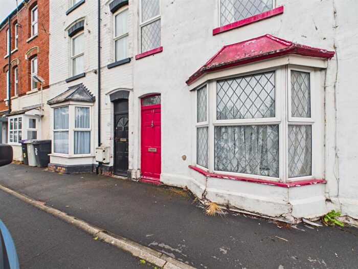 4 Bedroom End Of Terrace House For Sale In Alford Road, Sutton-On-Sea, LN12