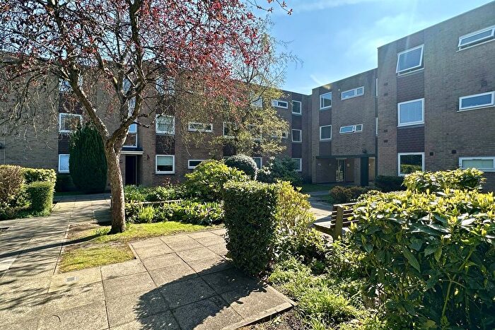 2 Bedroom Flat For Sale In Moseley Grange, Moseley Road, Cheadle Hulme, SK8