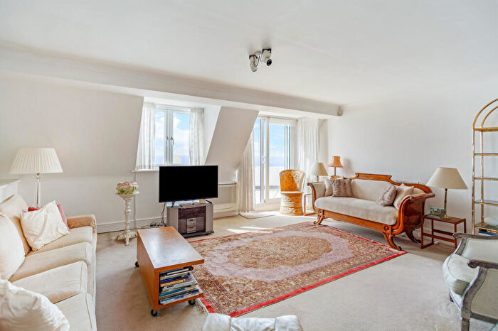 2 Bedroom Flat For Sale In Chichester Terrace, Brighton, BN2