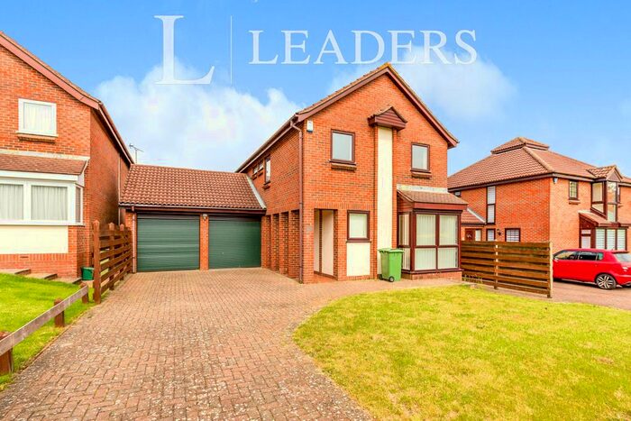 4 Bedroom Detached House To Rent In Livesey Hill, Shenley Lodge, MK5
