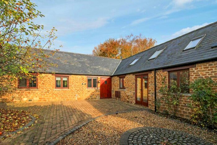 3 Bedroom Barn Conversion To Rent In Manor Farm Barns, Hempton Road, Deddington, OX15