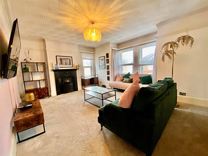 2 Bedroom Flat To Rent In Sussex Road, Worthing, BN11