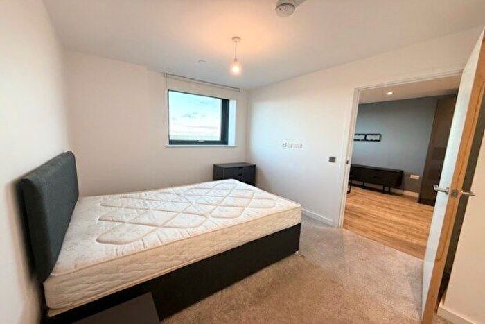 1 Bedroom Flat To Rent In Holdenhurst Road, Bournemouth, BH8