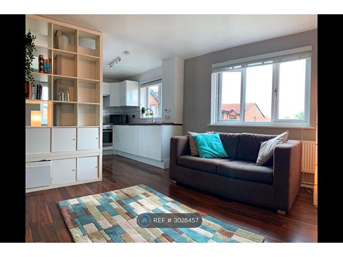 Studio To Rent In Deptford, London, SE8