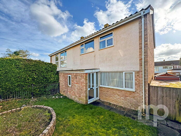 3 Bedroom Semi-Detached House For Sale In Orchard Way, Wymondham, Norfolk., NR18