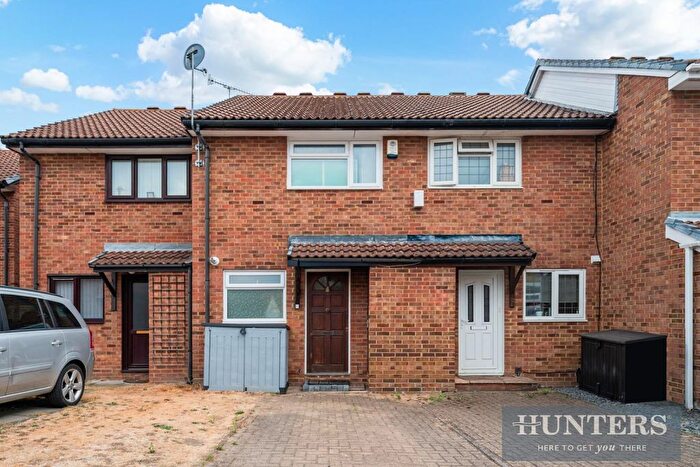 2 Bedroom Terraced House For Sale In Crofters Close, Isleworth, Hounslow, TW7