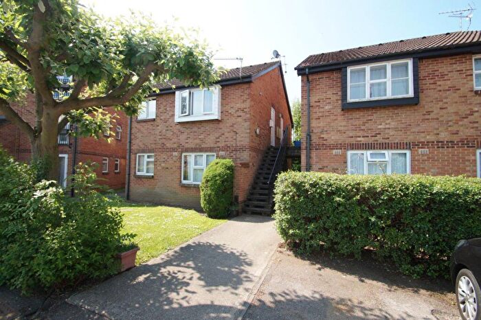 Studio To Rent In Frogmore Close, SL1