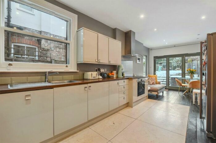 4 Bedroom Terraced House To Rent In Bourne Road, London, N8