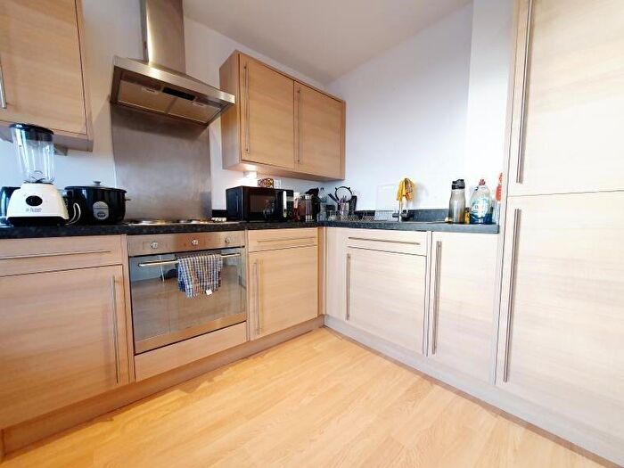 2 Bedroom Flat To Rent In Cornwood Lane, Shirley, Solihull, West Midlands, B90