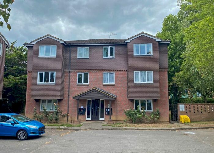 Studio To Rent In Lynwood Road, Redhill, RH1