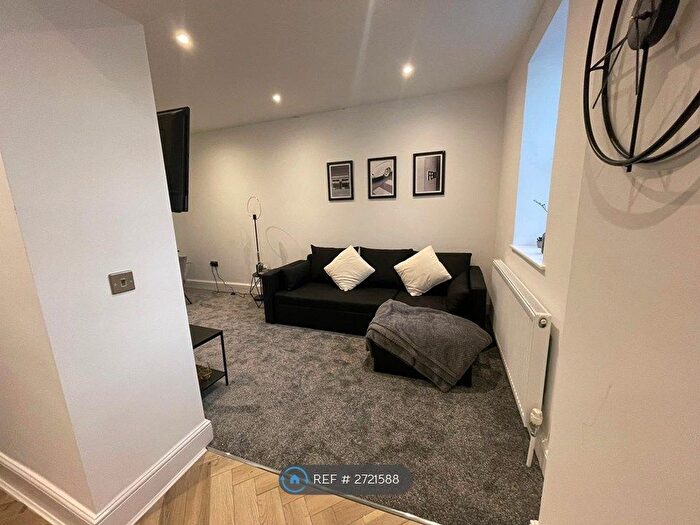 2 Bedroom Maisonette To Rent In Lansdowne Place, Hove, BN3