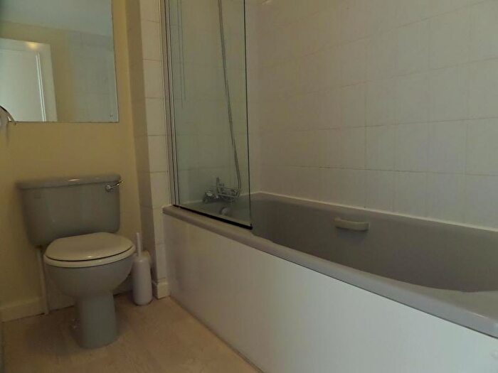 2 Bedroom Apartment To Rent In Hamble, SO31