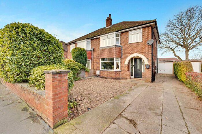 3 Bedroom Semi Detached House For Sale In Valley Drive, Branton, DN3