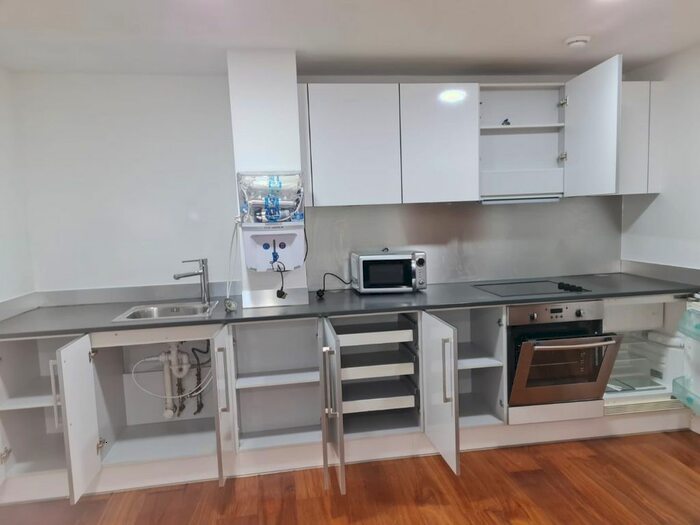 1 Bedroom Flat To Rent In Flat, High Street, Slough, SL1