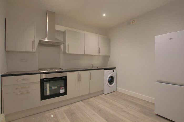 2 Bedroom Flat To Rent In The Broadway, Southall, UB1