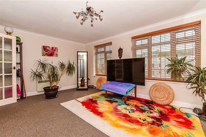 2 Bedroom Flat For Sale In South Road, Hythe, Kent, CT21