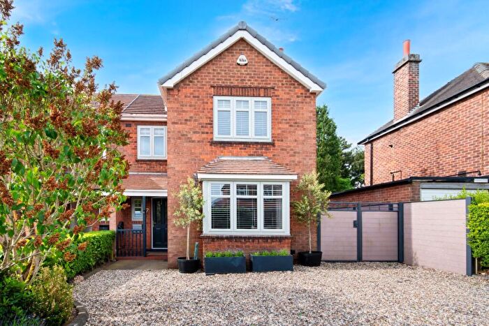 3 Bedroom Semi-Detached House For Sale In Ingham Road, Bawtry, Doncaster, DN10
